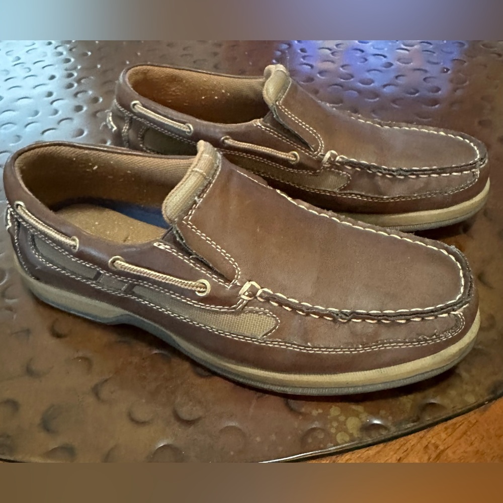 Bass Men’s Slip on Shoes. Size 9 good contact